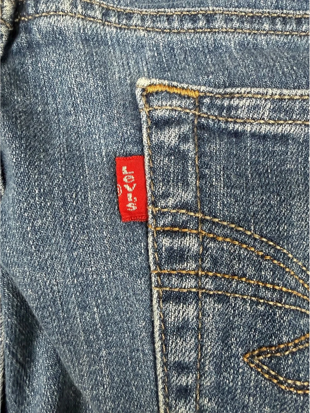 Levi’s 545 Women’s Capri Jeans Size 8 Medium Wash Stretch Denim